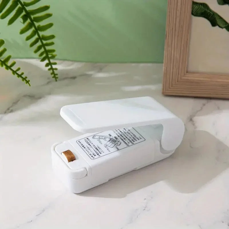 Mini Heat Bag Sealer – Portable Plastic Food Bag Sealing Machine for Snack & Package Closure