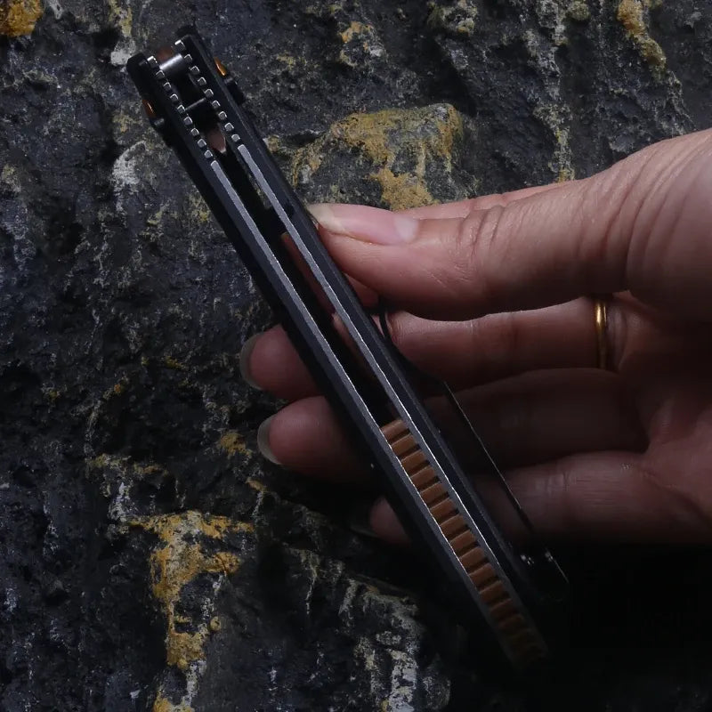 BM 710FE-2401  CPM-MagnaCut - Flat Earth PVD for hunting outdoor
