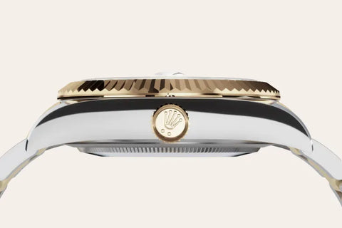 Sky-Dweller – 42 mm Yellow Rolesor | Dual Time Zone Luxury Watch in Steel and 18 ct Yellow Gold