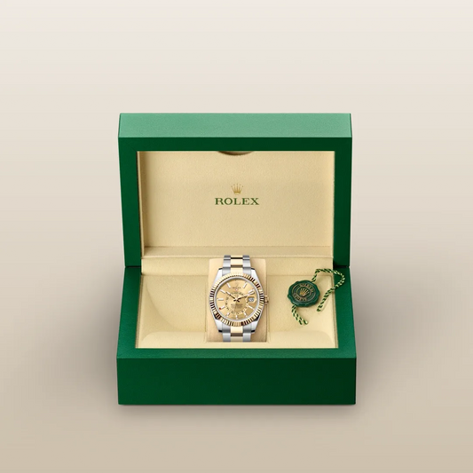 Sky-Dweller – 42 mm Yellow Rolesor | Dual Time Zone Luxury Watch in Steel and 18 ct Yellow Gold